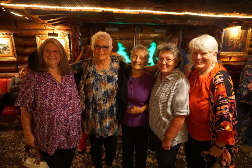 Diane Dinius Schmeckpeper, Mary Ruddell Cavines, Nancy McClure, Carol Lawton Cram and Kay Crowder 